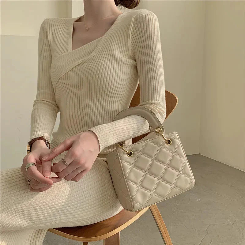 Přiléhavé žebrované midi pletené šaty