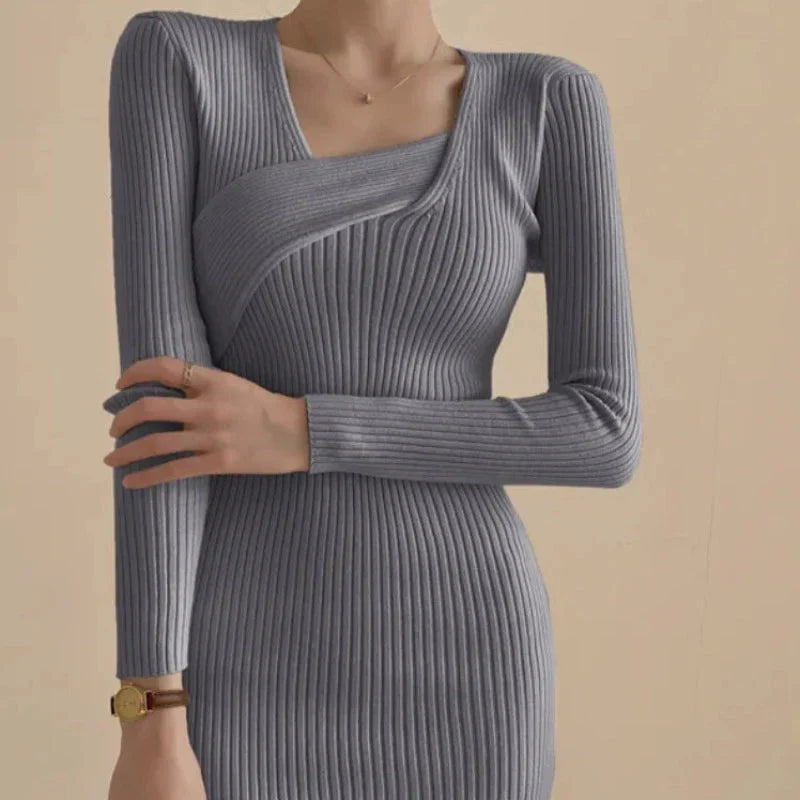 Přiléhavé žebrované midi pletené šaty