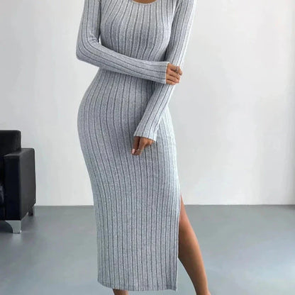 Pletené midi šaty s rozparkem