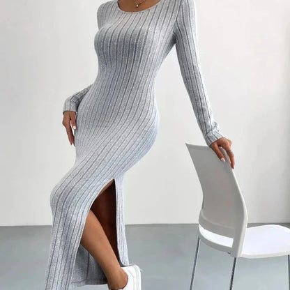 Pletené midi šaty s rozparkem