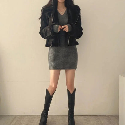 Žebrované pletené minišaty s výstřihem do V