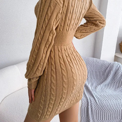 Pletené minišaty s výstřihem do V