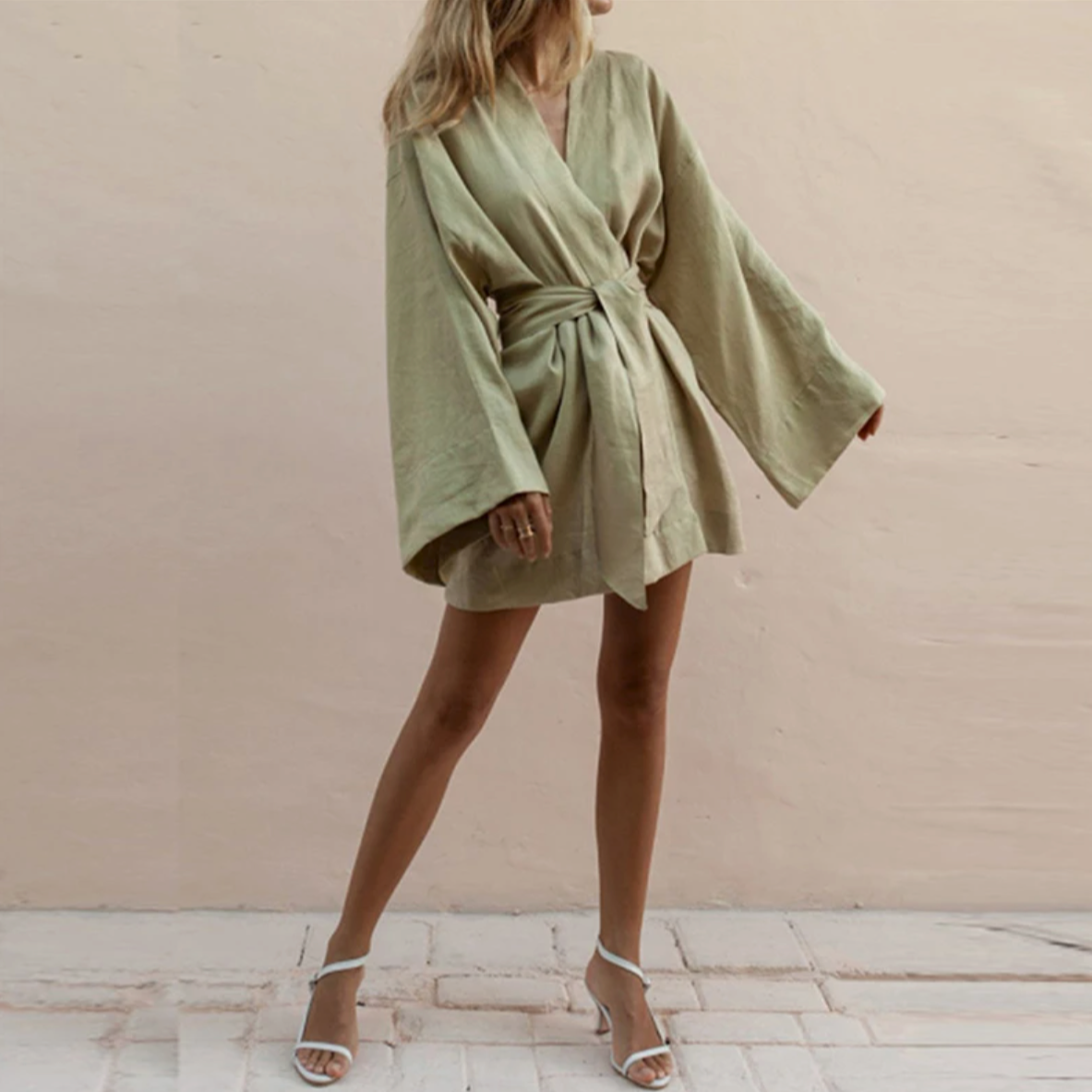 Letní minišaty ve stylu kimona