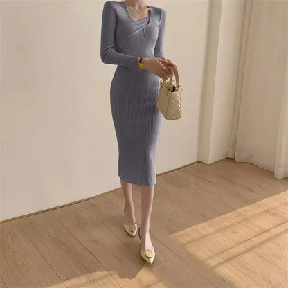 Přiléhavé žebrované midi pletené šaty