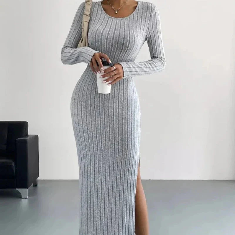 Pletené midi šaty s rozparkem