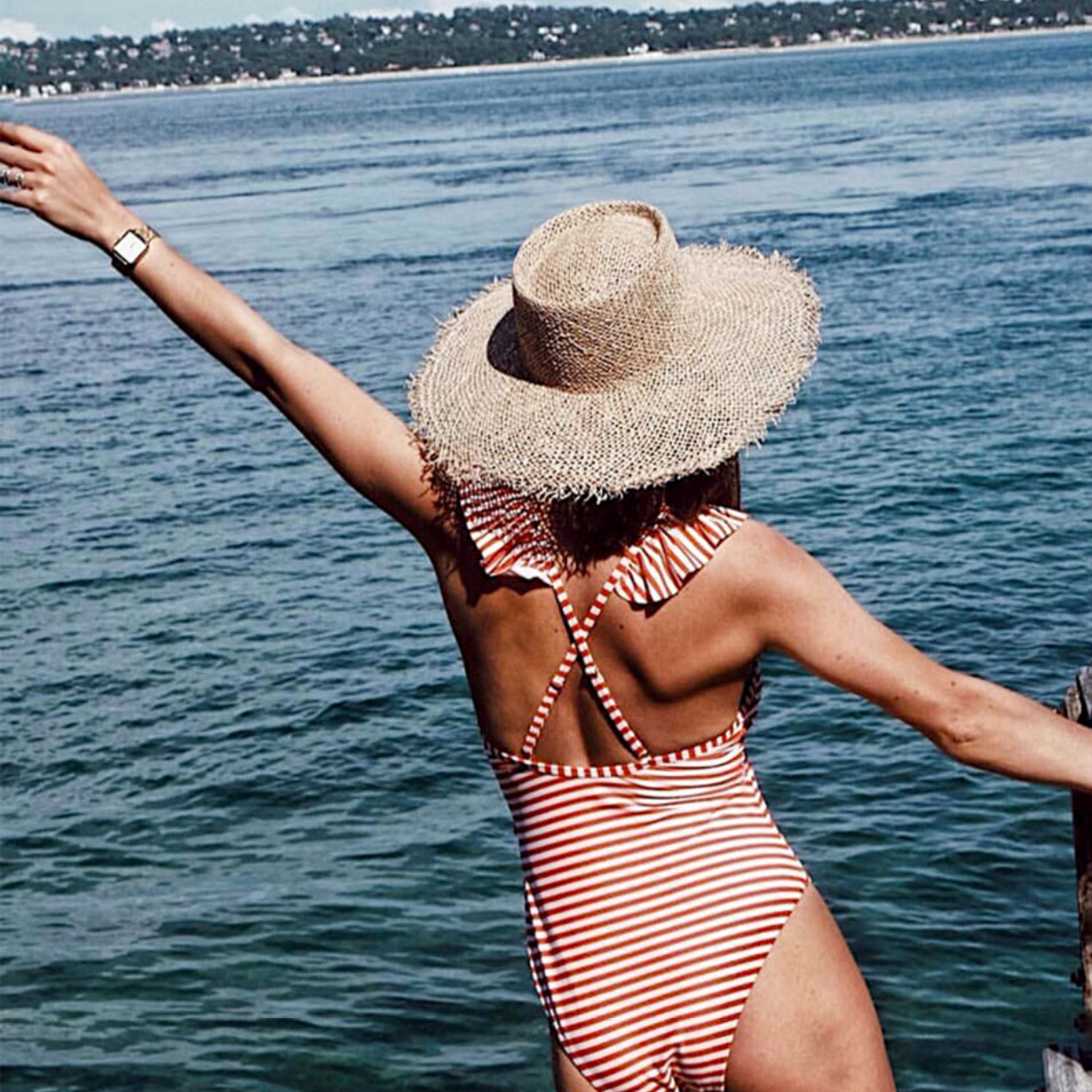 Šedý slaměný klobouk