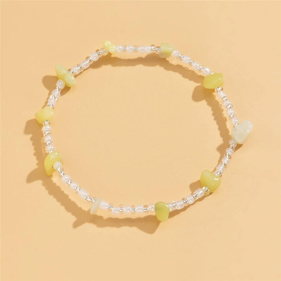 Náramek na kotník s barevnými kameny