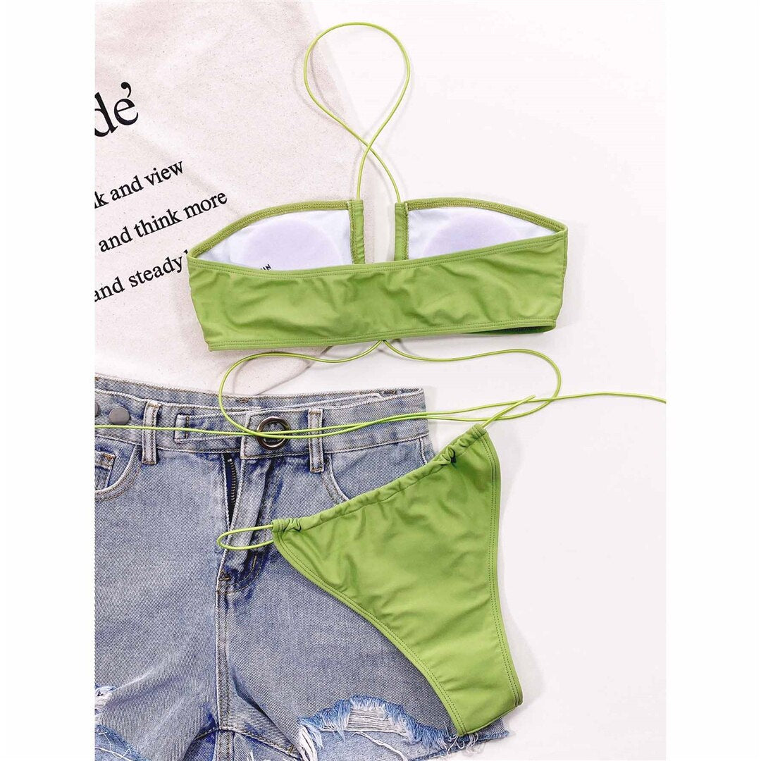 Zelené dvoudílné bikiny s detailem zavazování