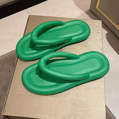 Minimalistické žabky s potiskem domu