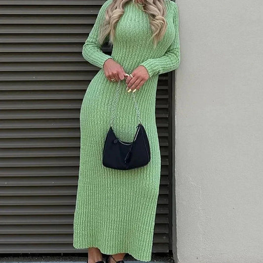 Maxi šaty s rovným úpletem a pruhy