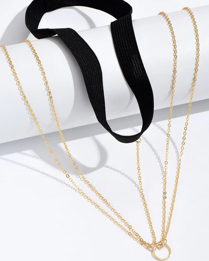 Zlatý řetízek na stehno s gumičkou