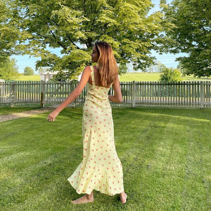 Žluté letní maxi šaty s malými květy